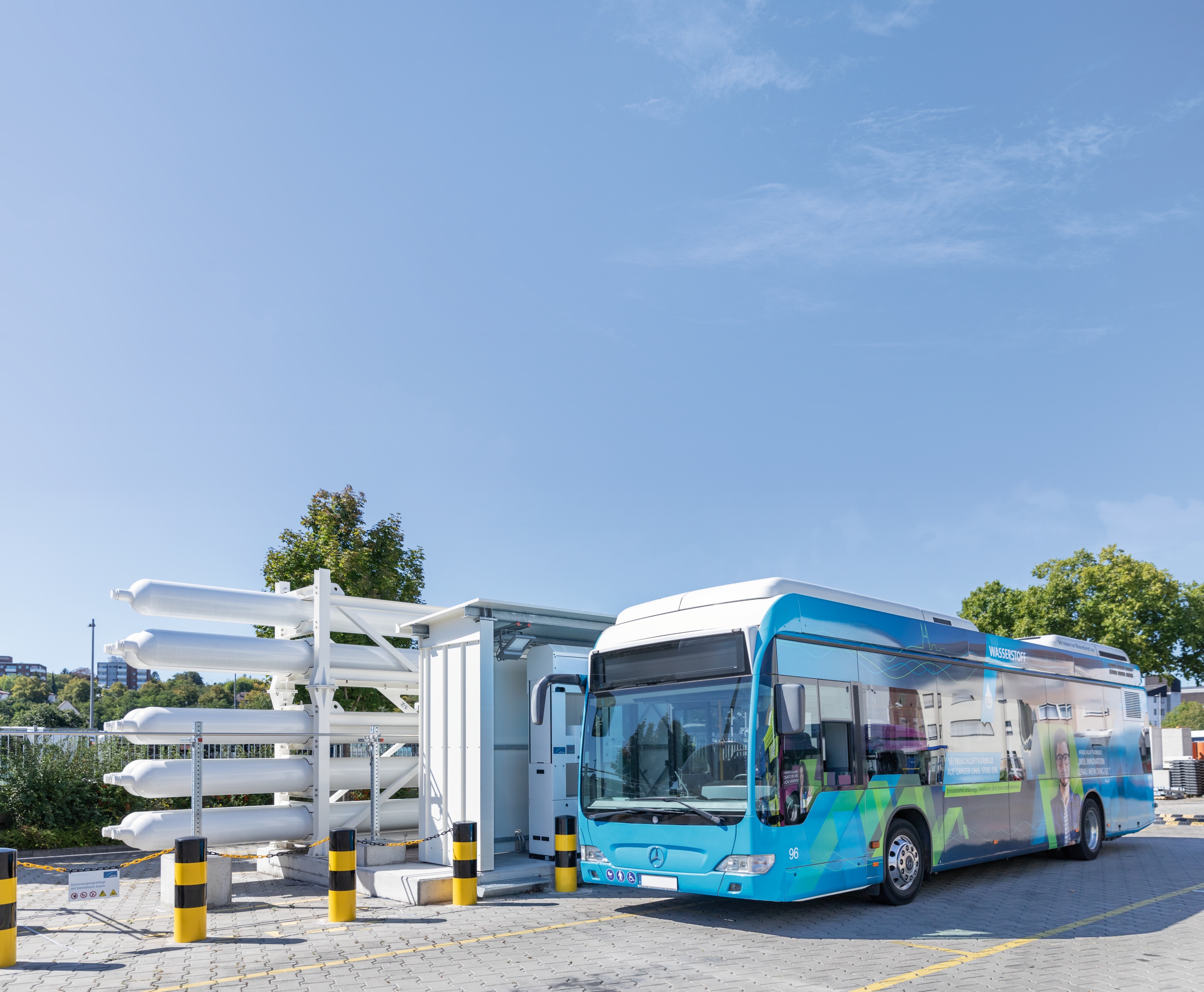 Hydrogen bus in front of HRS station, hydrogen refueling station for buses (350 bar), ESWE, Wiesbaden, Germany