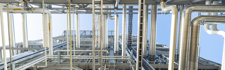 “Pipelines in Linde hydrogen plant in oil refinery”