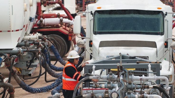 Fracturing with CO2 and N2