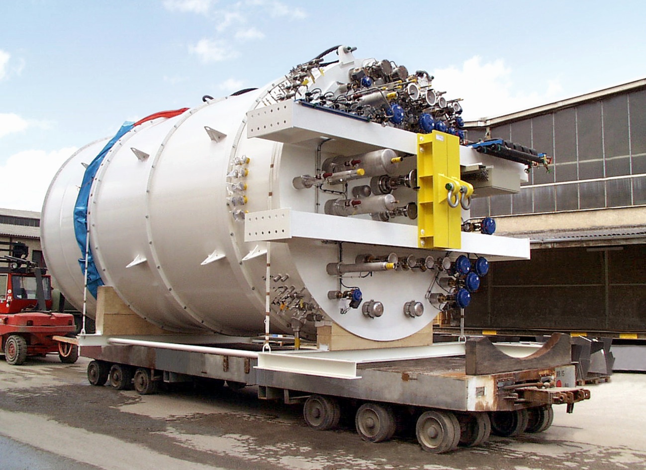 Helium Liquefier / Linde Kryotechnik AG / Schalchen, Transport