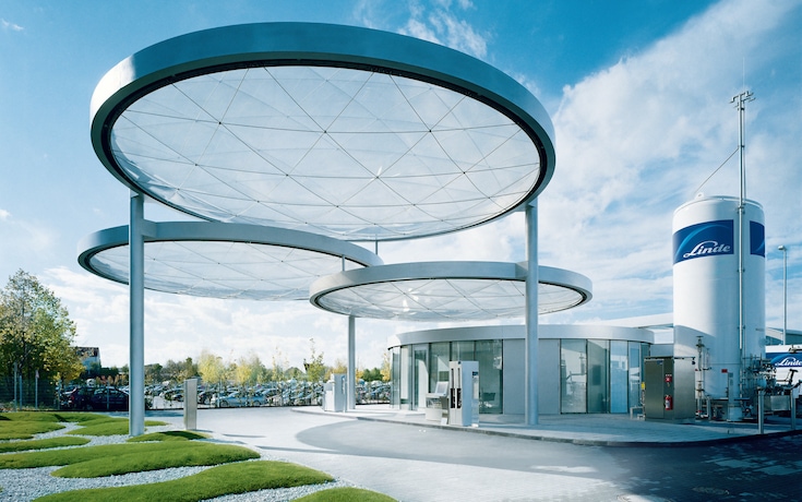 Linde hydrogen refuelling station in Unterschleissheim, Germany