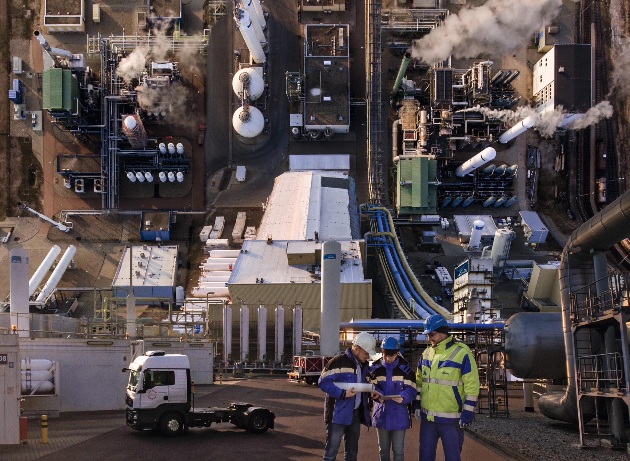 The LINDE PLANTSERV service team knows your plant inside out and from top to bottom.