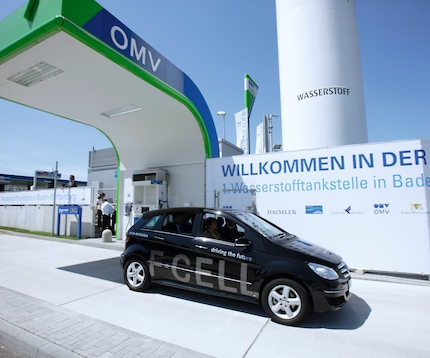 Hydrogen fueling station in Stuttgart, Deutschland