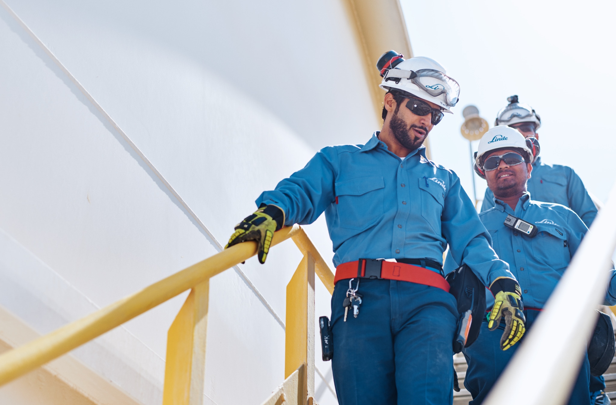 Linde employees at a gas processing plant