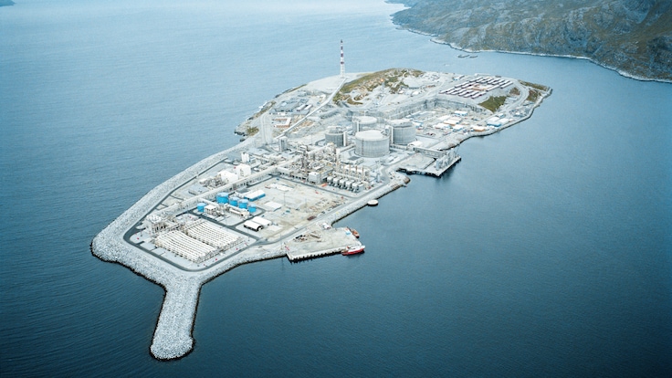 World-scale LNG plants