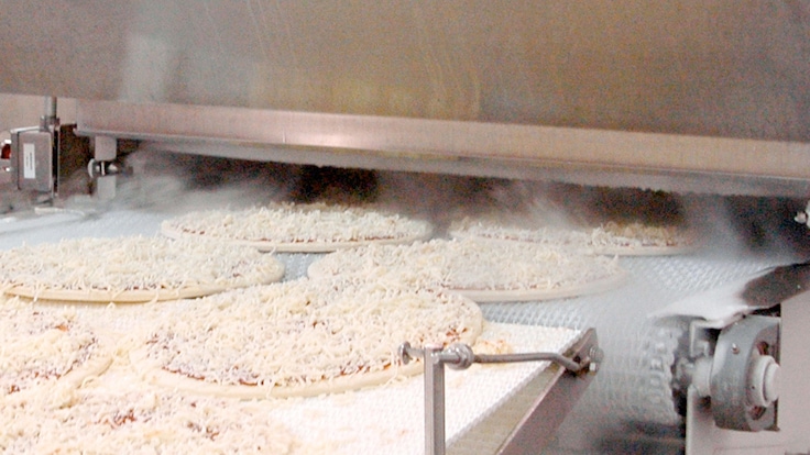 Pizza in cryogenic ultra performance tunnel freezer