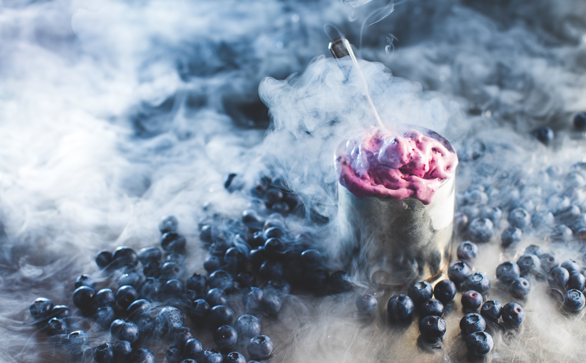 Blueberries mixed with nitrogen vapor