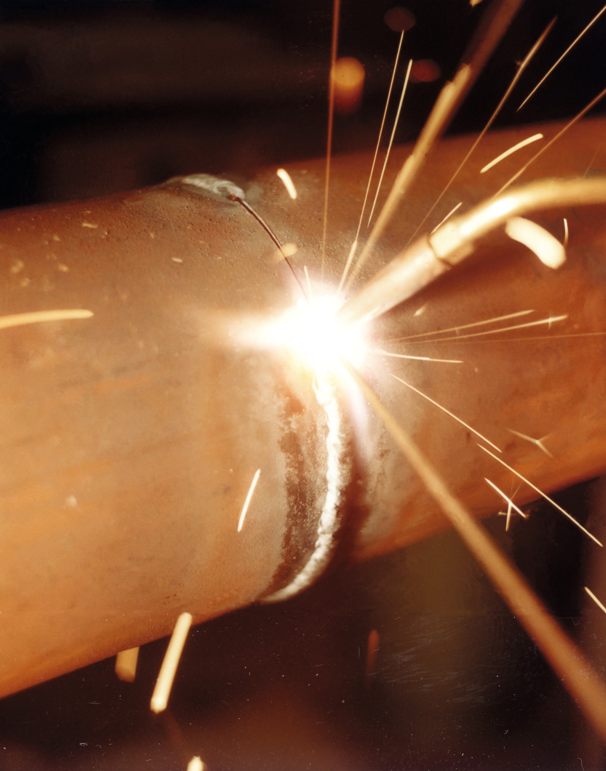 Acetylene gas use for welding a pipe