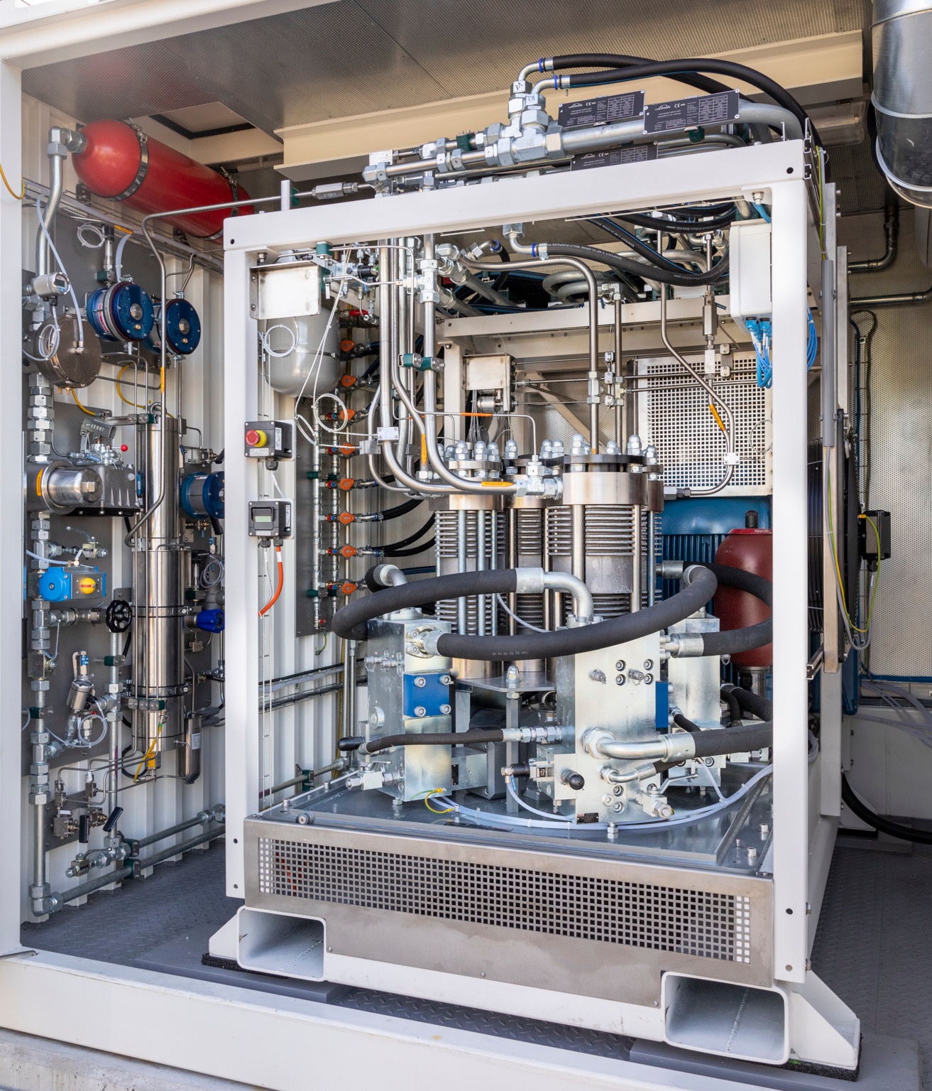 IC 90 compressor hydrogen refueling station for buses