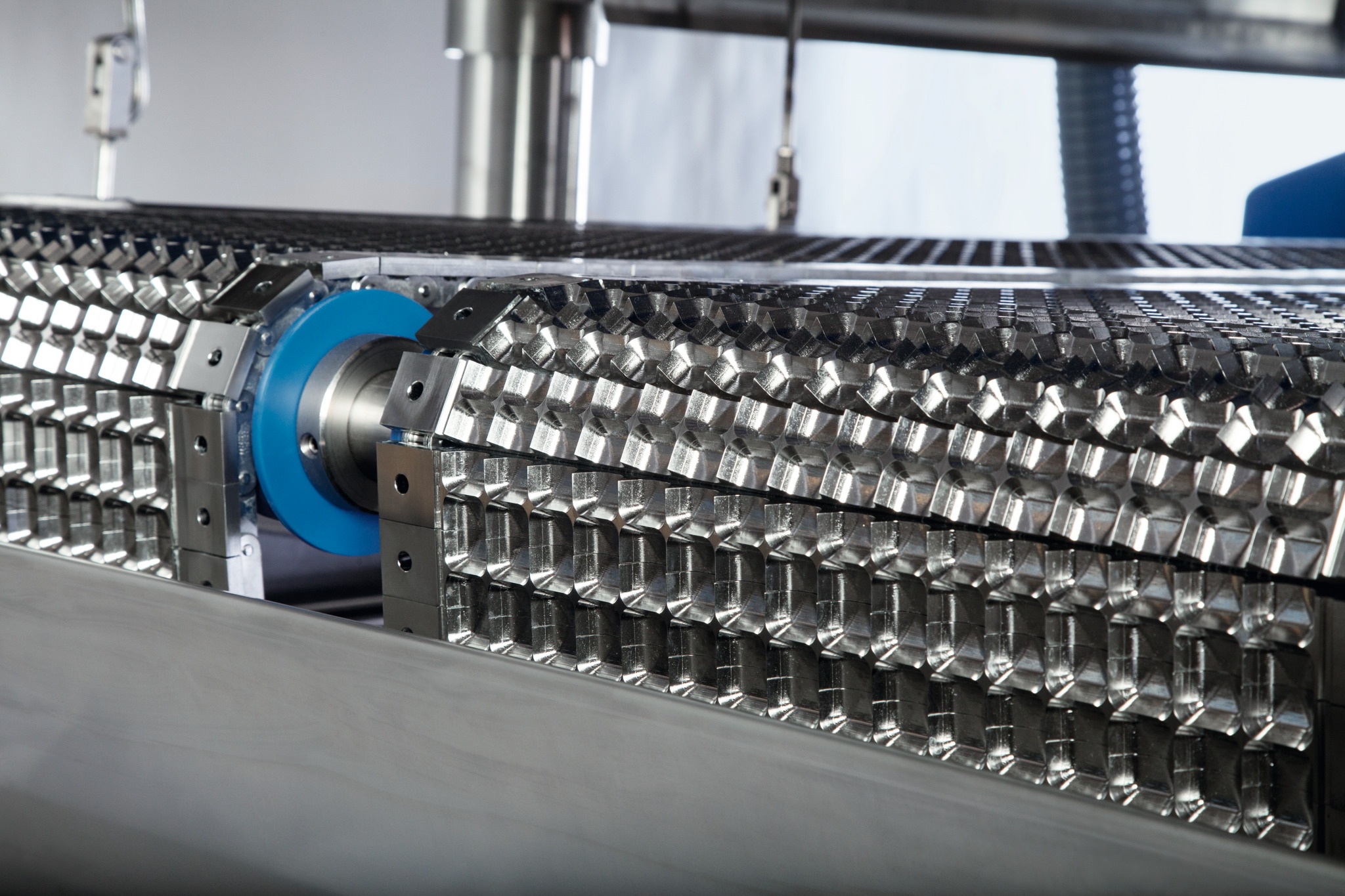 Close up of PE 800 pellet freezer