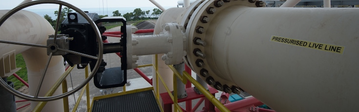 Oil and natural gas pipeline system