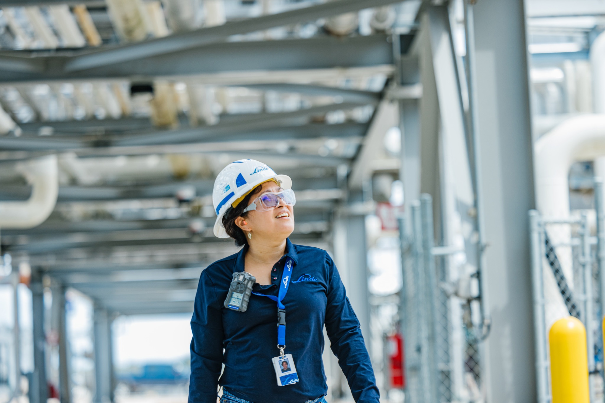 Linde Mitarbeiterin in Anlage